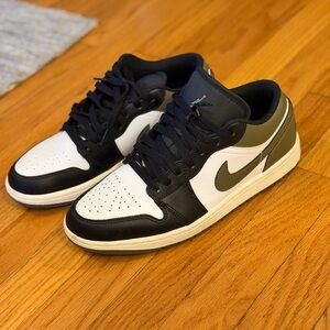 Nike Air Jordan low Sneakers size 8